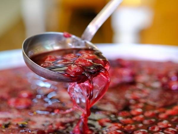 Sakaryan'ın Özel Tatlısı Vişneli Ekmek Kadayıfı 3