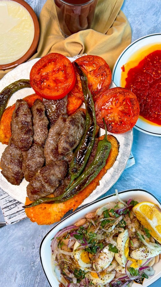 Bizi Tanıyın - KÖFTECİ HACI BEKİR 1